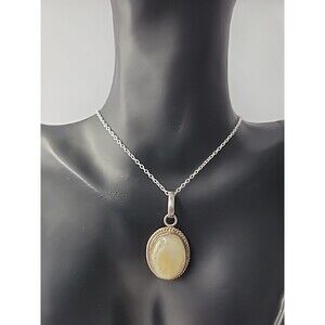 Vintage Yellow Moonstone Oval Pendant Necklace Silver Tone Cabochon